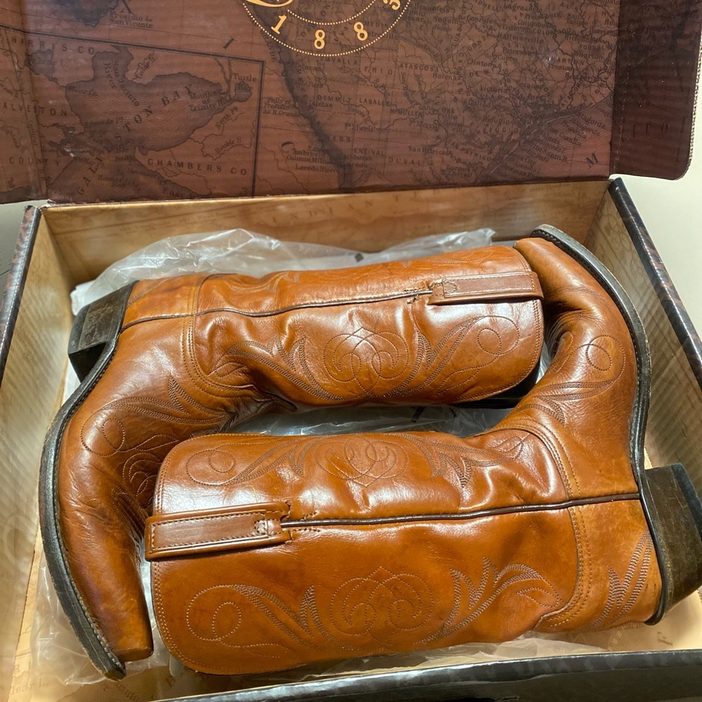 Lucchese Cowboy Boots- Size 8